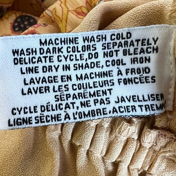 WALTER Baker Myka Floral Tiered Crinkle Chiffon Top - Size Medium, NWT - Picture 6 of 7